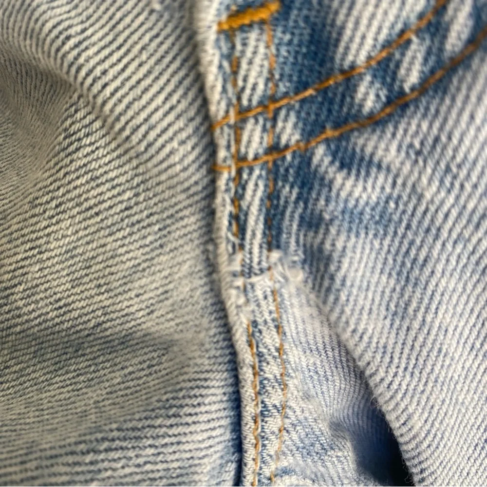 Levis 506 Loose Fit Light Wash Vintage Jeans Mens Size 36 x 30 90s Relaxed Denim